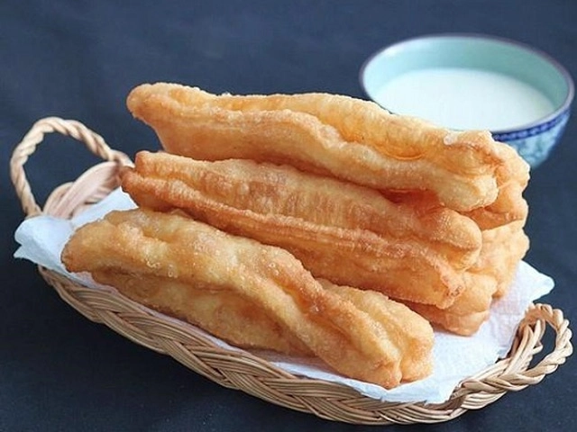 Nghỉ lễ rảnh rỗi học mẹ đảm làm quẩy ngào đường gừng ngon đến nỗi chồng con chén tì tì - 6