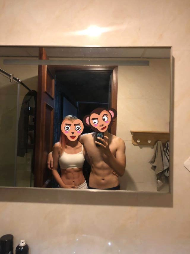Nhan sắc ngọt ngào nhưng khi vén áo khoe eo hội mỹ nhân này lại có múi bụng cuồn cuộn - 3
