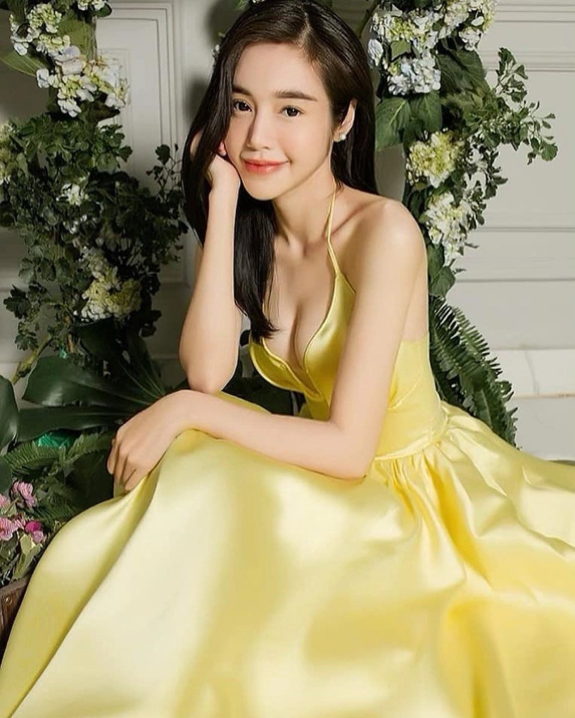 Nhan sắc ngọt ngào nhưng khi vén áo khoe eo hội mỹ nhân này lại có múi bụng cuồn cuộn - 16