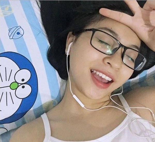 Nhật lê hứng nắng khoe mặt mộc hoàn hảo liệu da cô nàng có bị tàn phá - 3