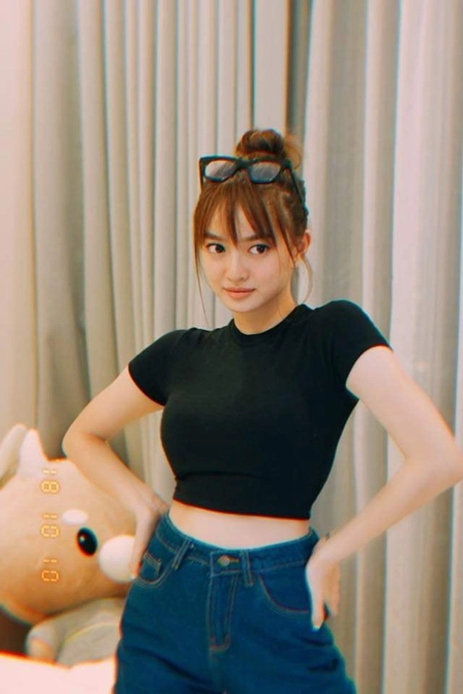 Những mỹ nhân vẫn gợi cảm dù sở hữu khuyết điểm đùi to eo bánh mì bắp tay thô - 5