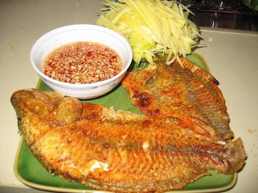 Những sai lầm nguy hiểm khi ăn cá mà nhiều người mắc phải - 1