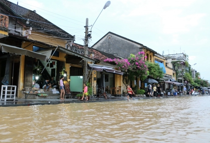 Phượt thủ ơi hội an - nước sông hoài dâng cao gây ngập nhiều tuyến phố cổ - 1