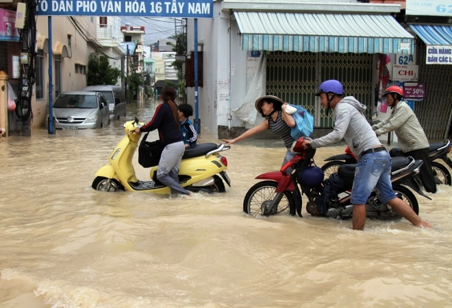 Phượt thủ ơi nha trang - phố ngập thành sông rồi nhé - 1