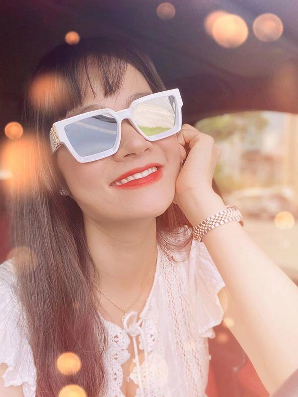 Quyết định cắt tóc mái mưa đây có lẽ là nữ btv giỏi giấu tuổi nhất nhà đài vtv - 1