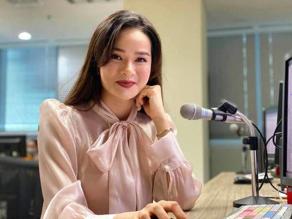 Quyết định cắt tóc mái mưa đây có lẽ là nữ btv giỏi giấu tuổi nhất nhà đài vtv - 6