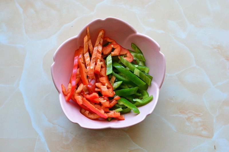 Râu mực chế biến kiểu này đồ thừa cũng thành món thượng hạng - 2