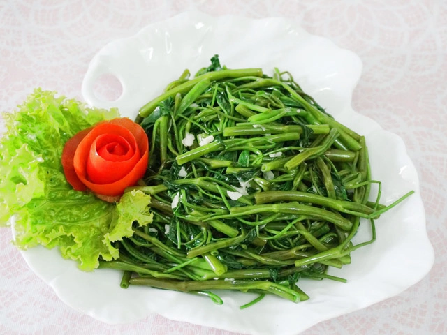 Rau muống xào tỏi ngon xanh giòn có cách làm đơn giản - 6