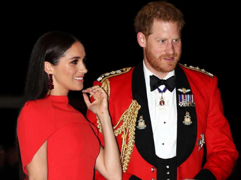 Rời khỏi hoàng gia meghan markle tạm biệt lối makeup nhẹ nhàng chuyển sang trang điểm đậm sắc sảo - 5