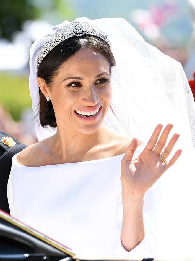 Rời khỏi hoàng gia meghan markle tạm biệt lối makeup nhẹ nhàng chuyển sang trang điểm đậm sắc sảo - 14