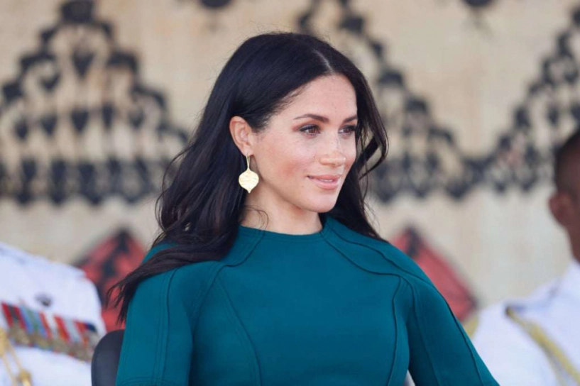 Rời khỏi hoàng gia meghan markle tạm biệt lối makeup nhẹ nhàng chuyển sang trang điểm đậm sắc sảo - 16