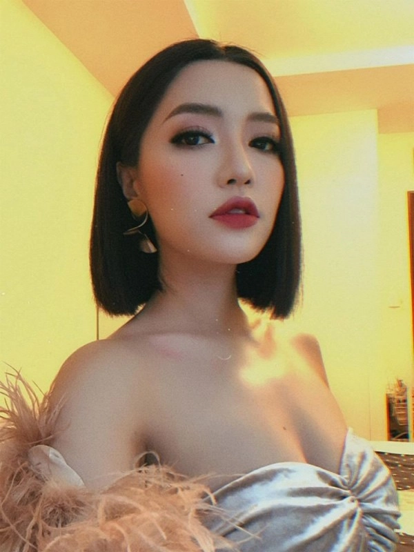 Sau 10 năm ca hát đến bây giờ bích phương mới tự tin thừa nhận mũi giả cằm giả - 11