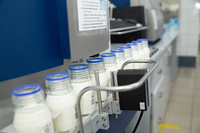 Sữa cô gái hà lan an toàn hơn chuẩn 11 lần chuẩn mực kiểm soát từ khâu nguyên liệu - 1