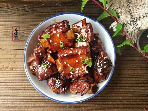 Sườn om chua ngọt tuyệt ngon cơm nấu bao nhiêu cũng hết sạch - 1