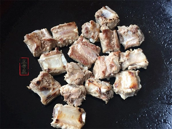 Sườn om chua ngọt tuyệt ngon cơm nấu bao nhiêu cũng hết sạch - 4