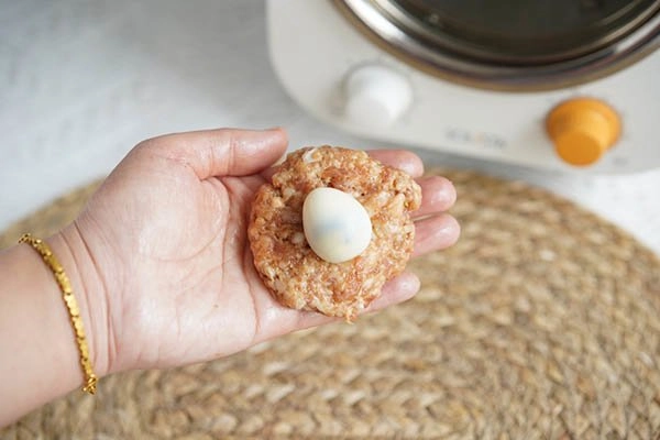 Thịt viên trứng cút giòn tan với nồi chiên không dầu cả nhà lớn bé thích mê - 5