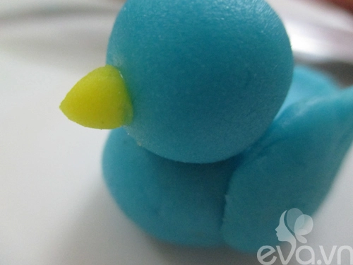 Trang trí fondant hình chim xanh dễ thương - 6