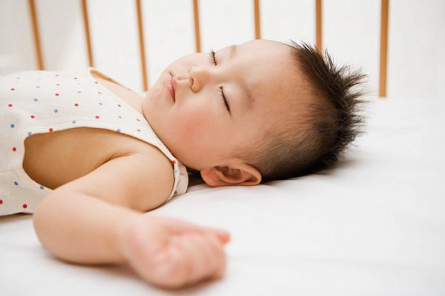 Trẻ 2 tuổi khóc đêm cách khắc phục các vấn đề về giấc ngủ của bé - 3