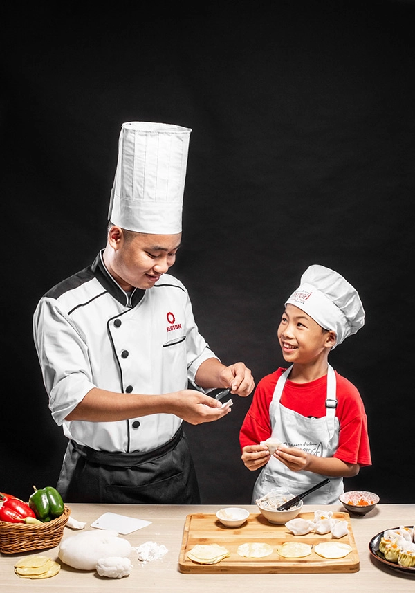 Trẻ học yêu thương từ công việc nấu nướng - 4