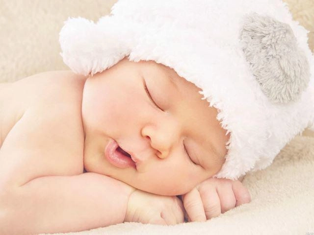Trẻ sơ sinh ngủ li bì khó đánh thức mẹ chớ nên chủ quan - 2