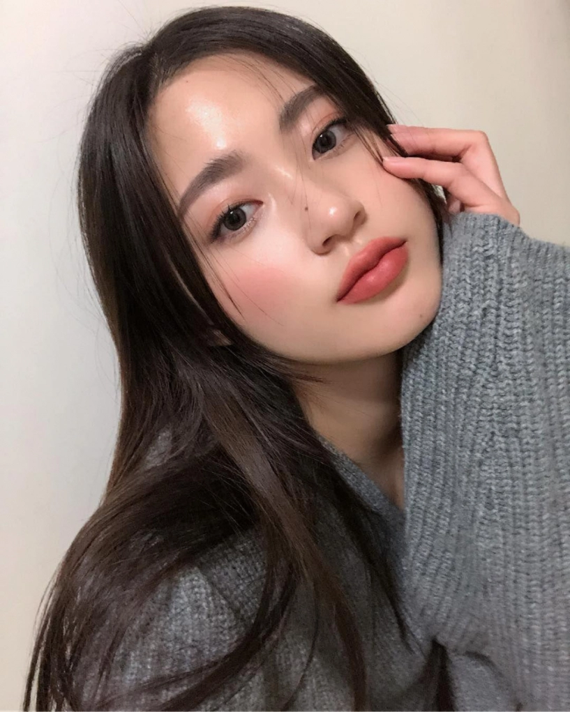 Trông qua gợi cảm là thế nhưng nhìn kỹ mới thấy makeup của mai phương thúy cũng nhiều khuyết điểm - 11