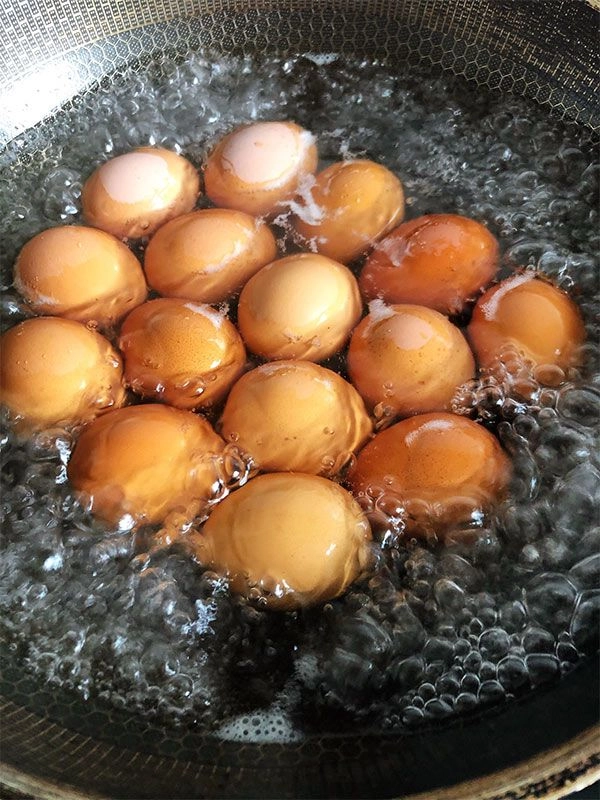 Trứng om ngũ vị tiện nhanh bữa sáng thơm lừng bữa trưa lót dạ buổi xế chiều - 1