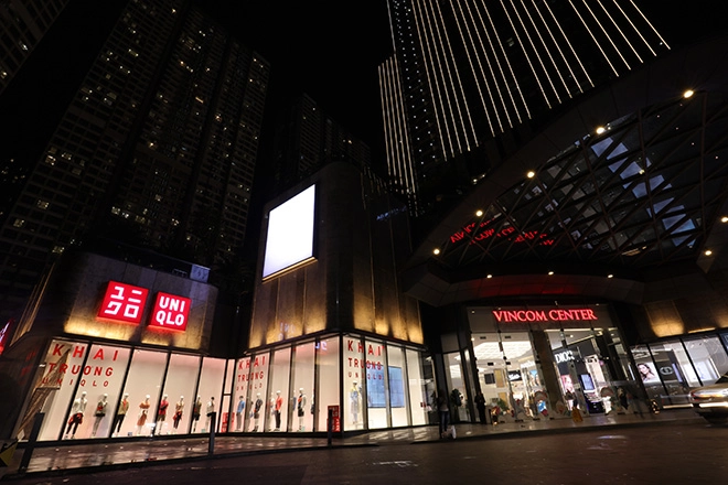 Uniqlo chính thức có mặt tại vincom landmark 81 từ ngày 0506 - 2