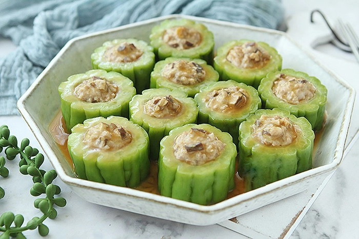 Xào trứng mãi cũng chán đem mướp đắng hấp kiểu này cả đĩa đầy cũng hết - 4