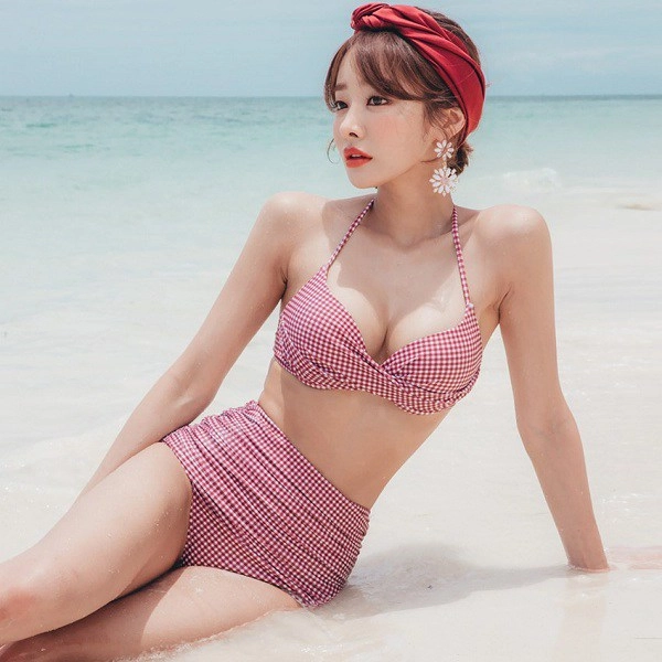 Xuống hồ bơi nhưng vẫn đội cả mũ phạm quỳnh anh cẩn thận bảo vệ da dưới nắng hè - 10