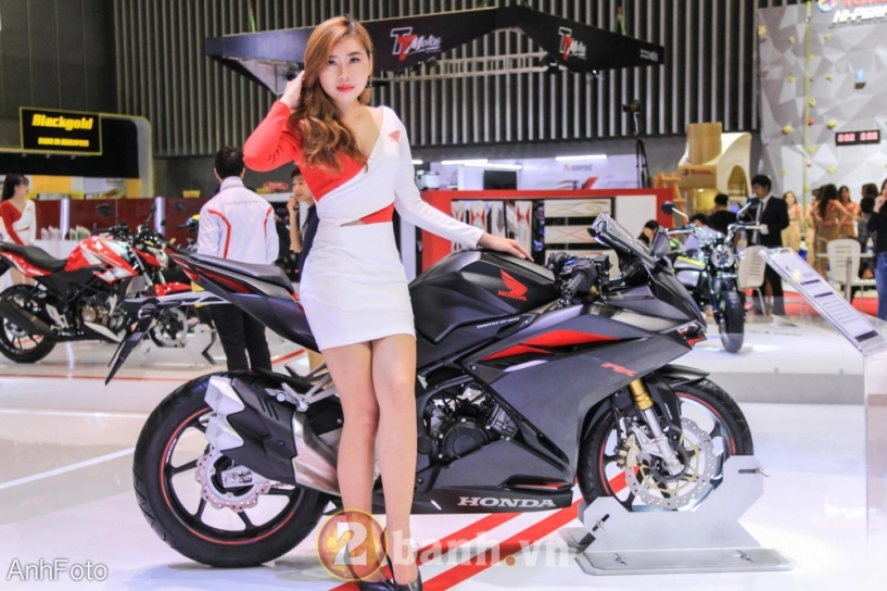 50 cô gái hot nhất vietnam motorcycle show 2017 - 13