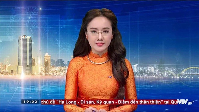 Ăn mặc chỉn chu lên sóng đâu biết dàn btv của vtv lại chỉ mang chân đất dép lê - 4