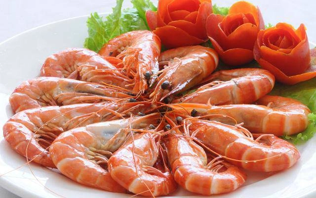 Ăn tôm xong tuyệt đối không uống loại nước này - 1