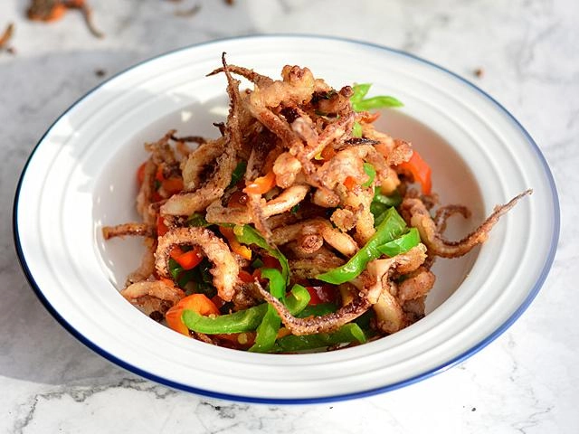Cách làm mực chiên nước mắm giòn ngon bá cháy - 4