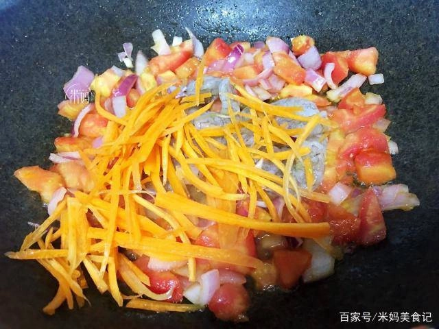 Chán cơm làm mì tôm xào kiểu này cả nhà vừa ngon miệng lại không lo thiếu chất - 5
