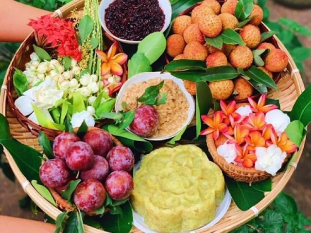 Chị em chia sẻ mâm cỗ cúng tết đoan ngọ giết sâu bọ đủ màu sắc khắp mxh - 15