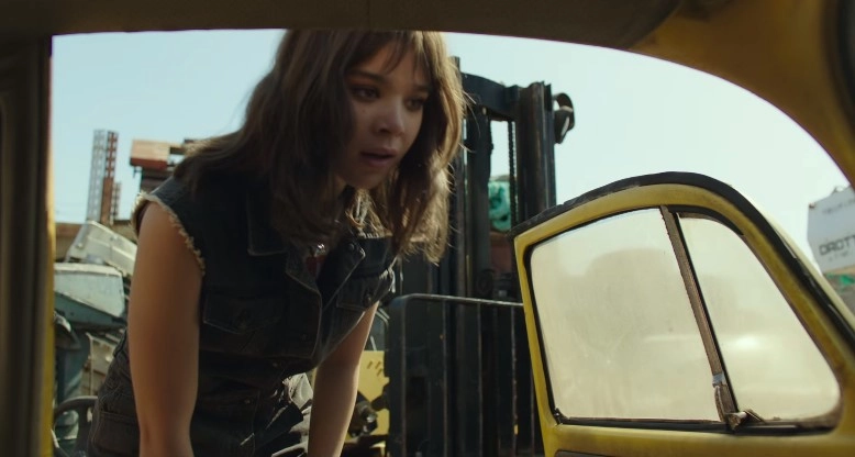 Clip ngắn hé lộ sự tái xuất của chú robot bumblebee trong năm 2018 - 1