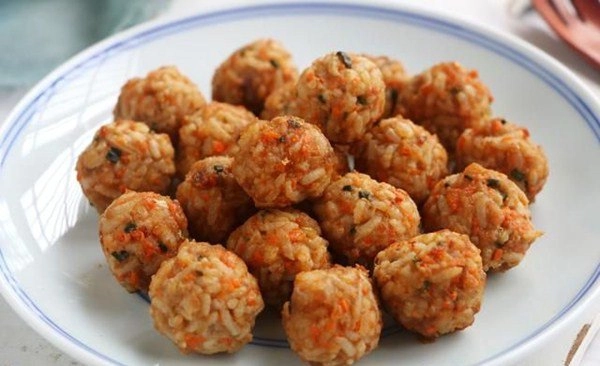 Cơm nguội đừng rang làm theo cách này chắc chắn lớn nhỏ đều yêu bao nhiêu cũng hết - 9