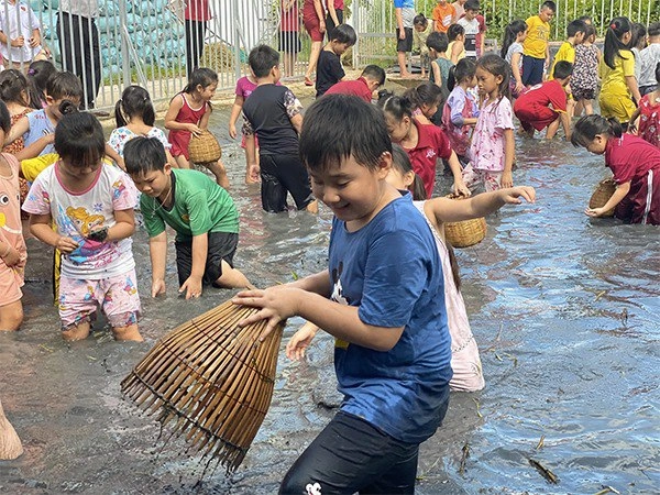 Cuộc sống hiện tại của con trai riêng quách ngọc ngoan và 2 con gái phượng chanel - 6