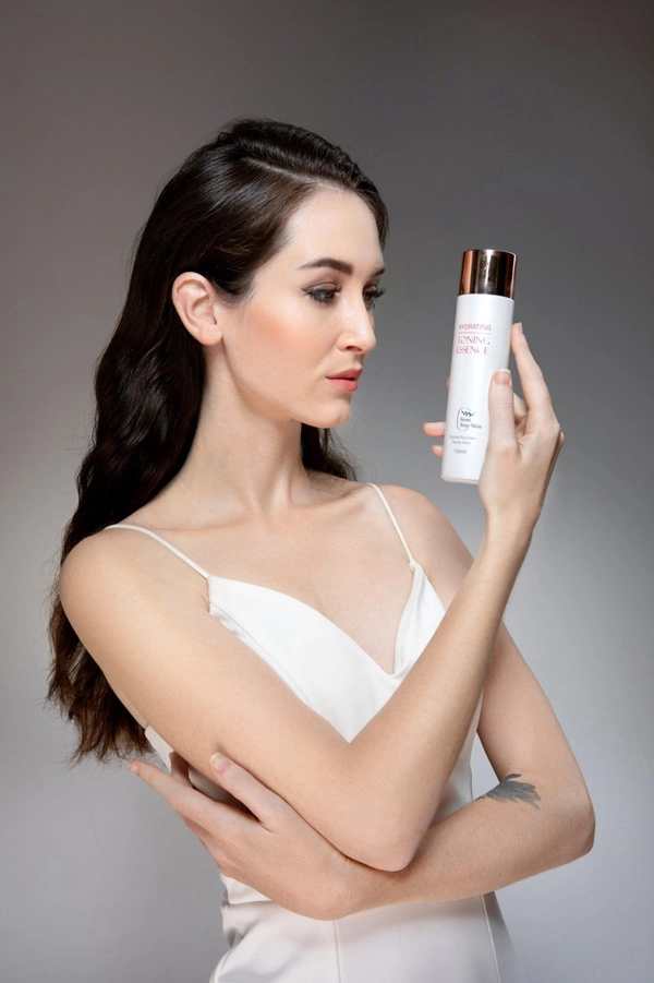 Da đầy khuyết điểm trở nên trắng mịn không tì vết nhờ vào quy trình peel 3 bước dưới đây - 3