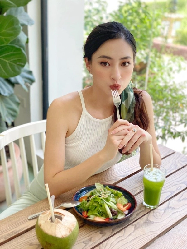 Đang mùa thi cử mà sợ béo lương thuỳ linh chăm chỉ tranh thủ ca trưa trốn đi tập gym - 5