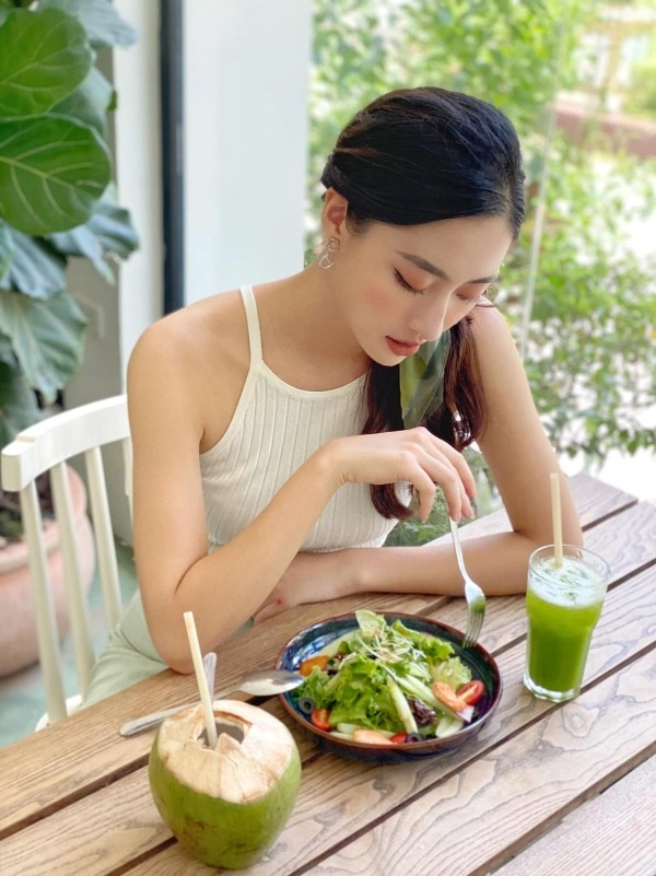 Đang mùa thi cử mà sợ béo lương thuỳ linh chăm chỉ tranh thủ ca trưa trốn đi tập gym - 6