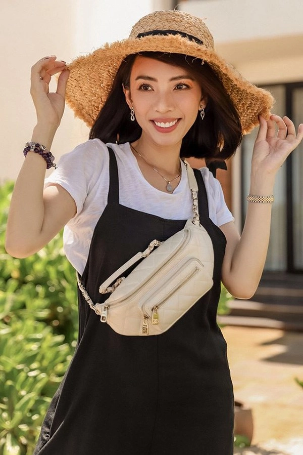 Dẫu sắc vóc ngày một lên hương ở hoa hậu làng hài vẫn còn một điểm trừ khó chối cãi - 1