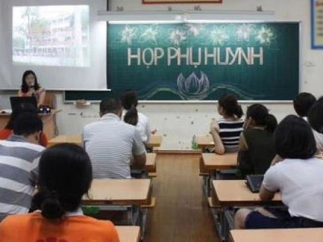 Trước tập thể cô giáo phê bình con không làm bài bố đáp một câu khiến cô đành nói dạ - 4