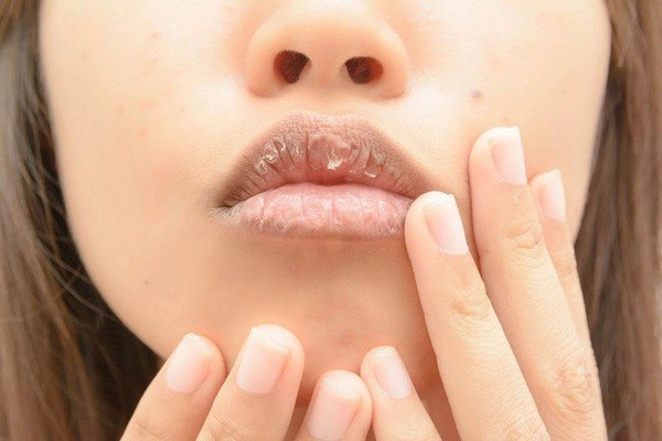 Dùng tay che nửa khuôn mặt mai phương thuý vẫn làm dân tình mê mệt bởi một chi tiết - 4