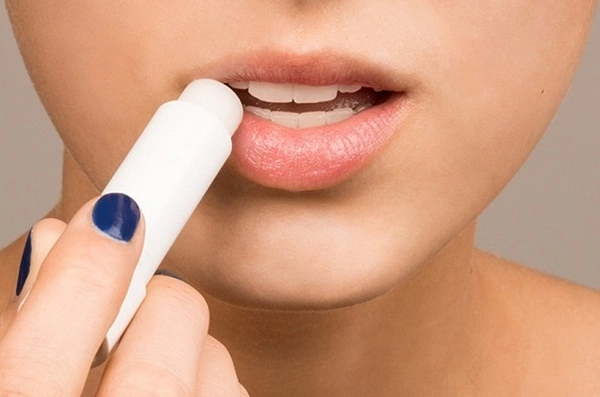 Dùng tay che nửa khuôn mặt mai phương thuý vẫn làm dân tình mê mệt bởi một chi tiết - 5
