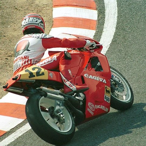 Hình ảnh chiếc cagiva v589 gợi nhớ cuộc đua grand prix 500 cc vào cuối thập niên 80 - 2