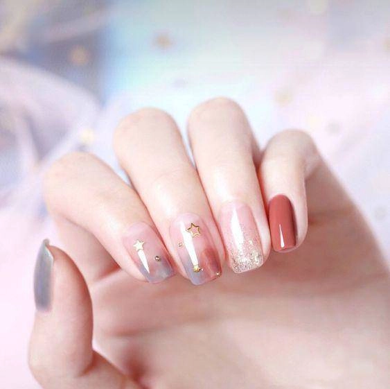 Hội chị em hoa hậu khoe nails lấp lánh nhưng móng tay của hhen niê là khác biệt nhất - 13