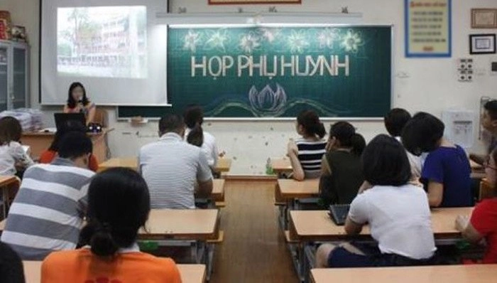 Họp phụ huynh mẹ có con học kém nhất lớp phát biểu 1 câu cô giáo cúi đầu xin lỗi - 3