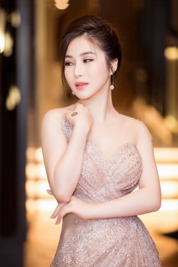 Hương tràm đẹp lên bội phần nhờ chiếc mũi thanh tú sau phẫu thuật thẩm mỹ - 8