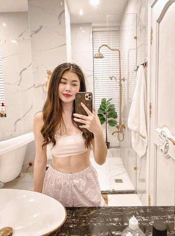 Khoe dáng nuột nhưng nước da xuống hẳn vài tông của bà xã đăng khôi mới đáng chú ý - 3